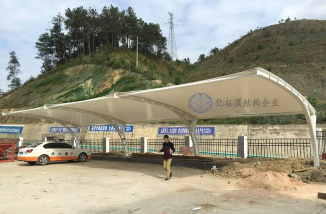 貴州省高速公路管理局鎮(zhèn)遠(yuǎn)大隊(duì)膜結(jié)構(gòu)車(chē)棚